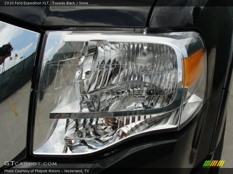 Tuxedo Black / Stone 2010 Ford Expedition XLT