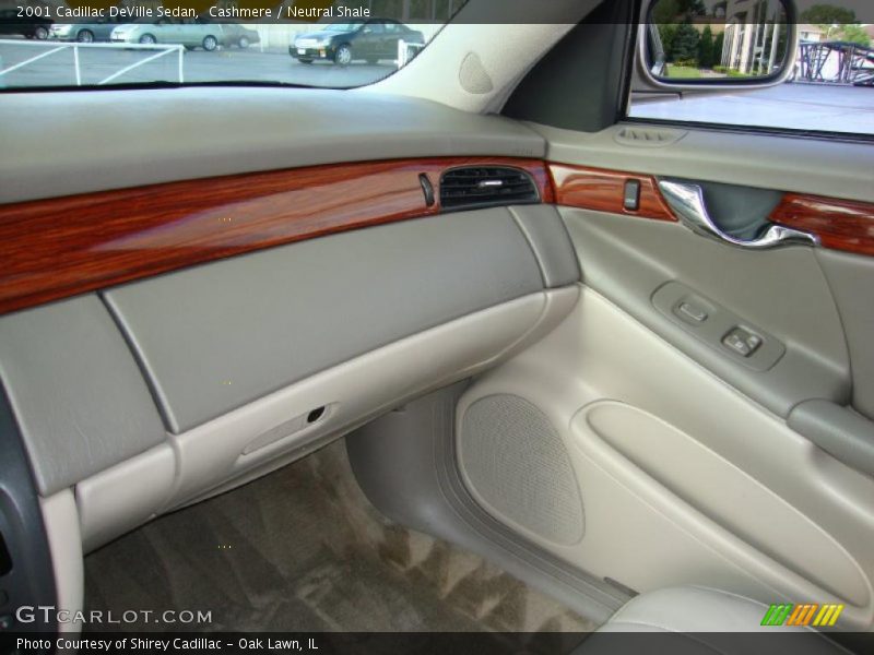 Cashmere / Neutral Shale 2001 Cadillac DeVille Sedan