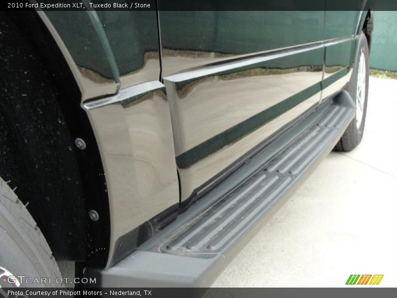 Tuxedo Black / Stone 2010 Ford Expedition XLT