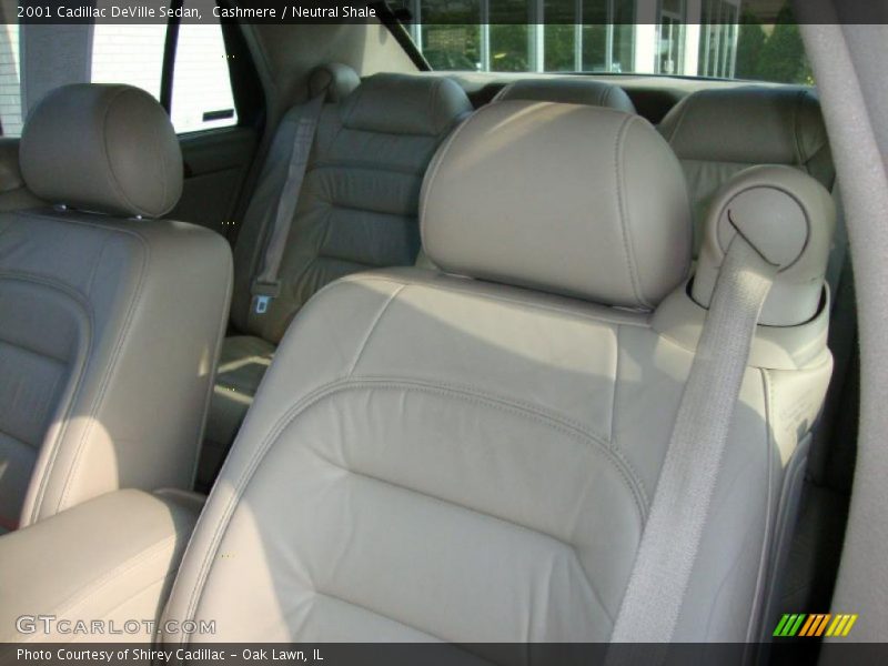 Cashmere / Neutral Shale 2001 Cadillac DeVille Sedan