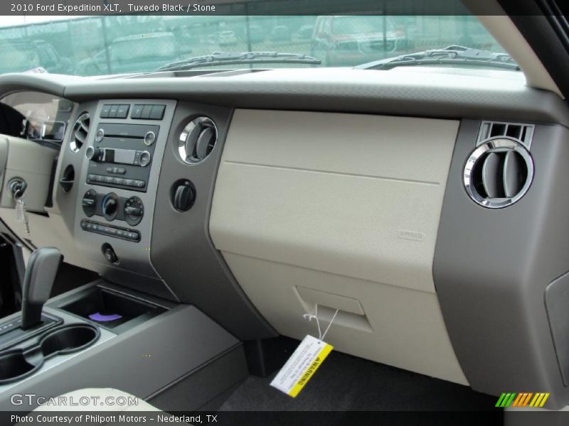 Tuxedo Black / Stone 2010 Ford Expedition XLT
