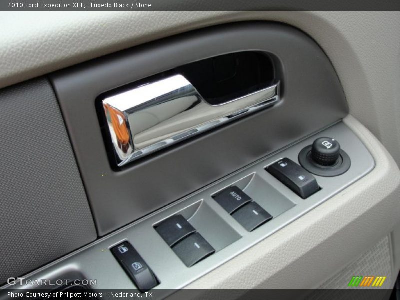 Tuxedo Black / Stone 2010 Ford Expedition XLT