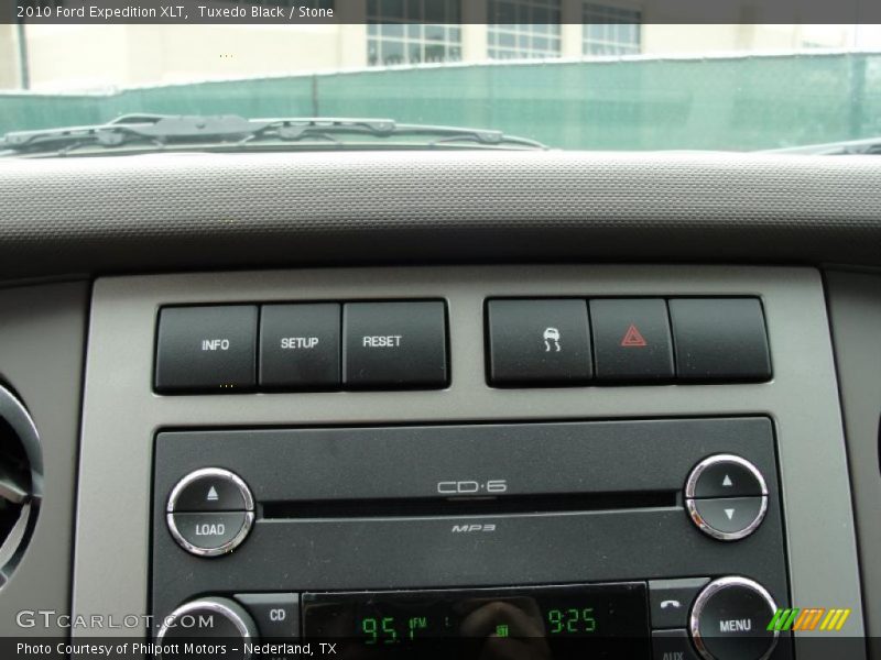 Tuxedo Black / Stone 2010 Ford Expedition XLT