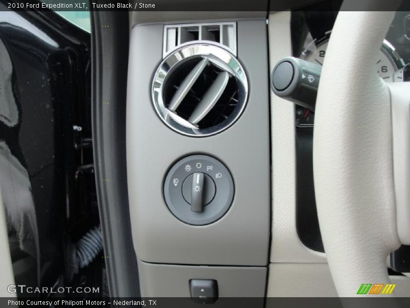 Tuxedo Black / Stone 2010 Ford Expedition XLT