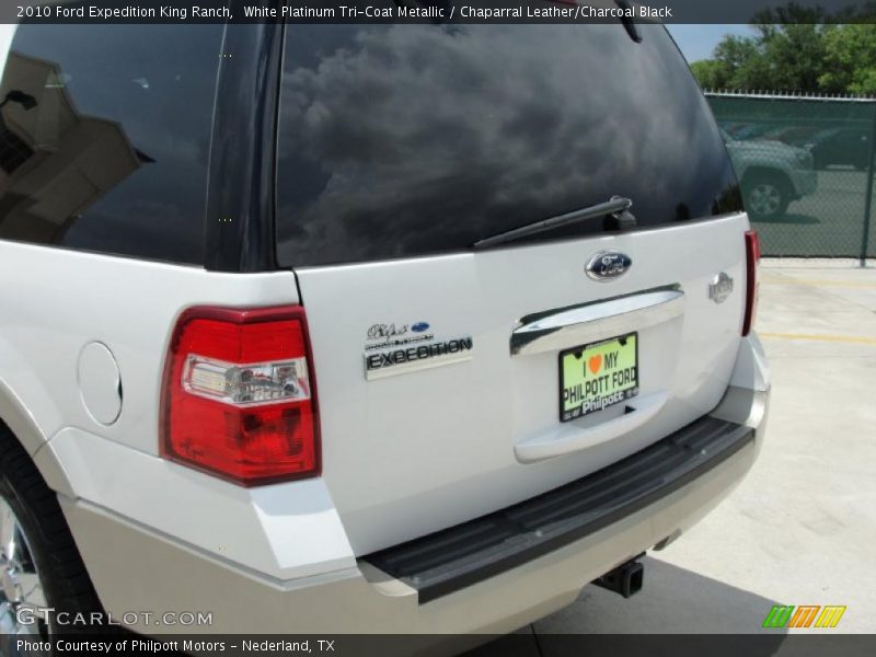 White Platinum Tri-Coat Metallic / Chaparral Leather/Charcoal Black 2010 Ford Expedition King Ranch