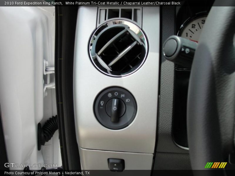 White Platinum Tri-Coat Metallic / Chaparral Leather/Charcoal Black 2010 Ford Expedition King Ranch