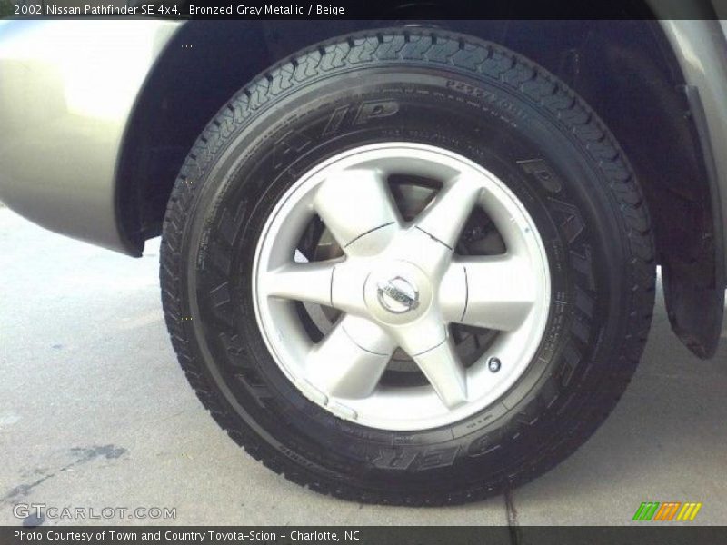 Bronzed Gray Metallic / Beige 2002 Nissan Pathfinder SE 4x4