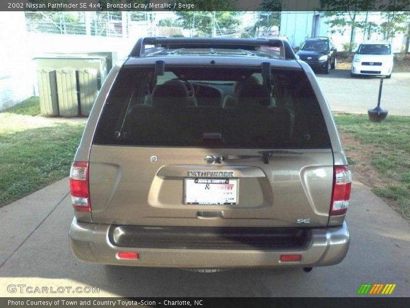 Bronzed Gray Metallic / Beige 2002 Nissan Pathfinder SE 4x4
