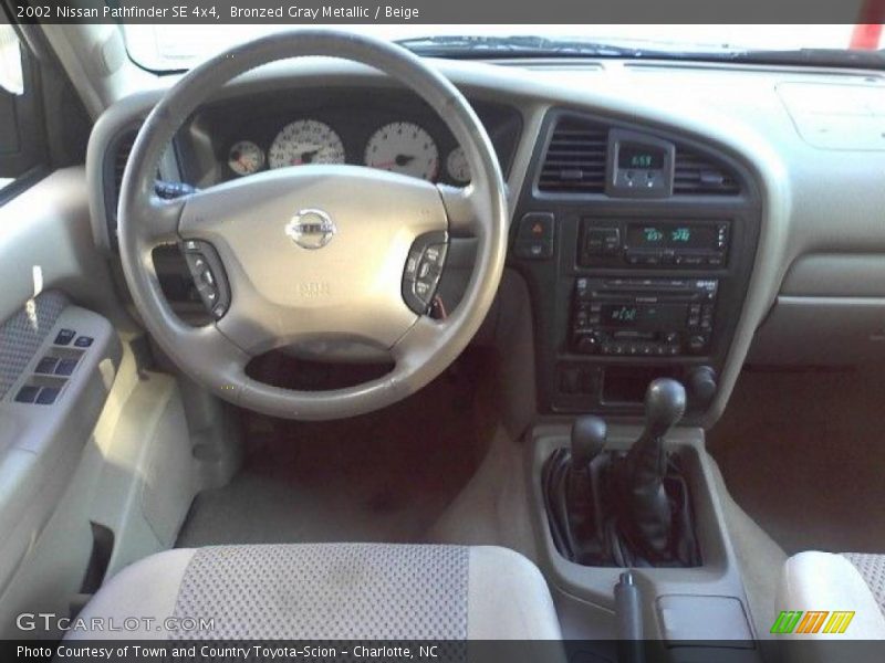 Bronzed Gray Metallic / Beige 2002 Nissan Pathfinder SE 4x4