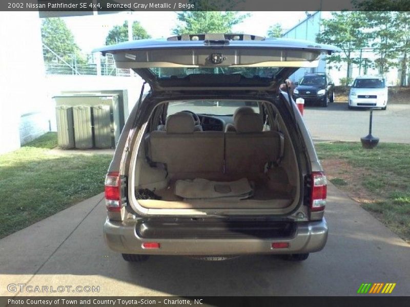 Bronzed Gray Metallic / Beige 2002 Nissan Pathfinder SE 4x4