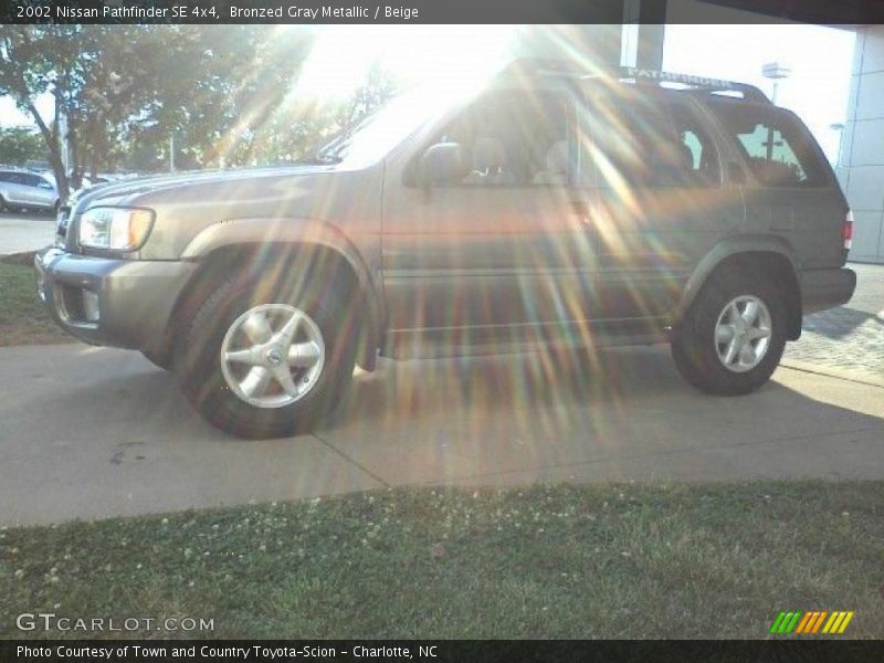 Bronzed Gray Metallic / Beige 2002 Nissan Pathfinder SE 4x4