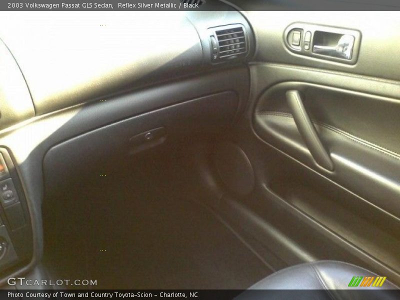 Reflex Silver Metallic / Black 2003 Volkswagen Passat GLS Sedan