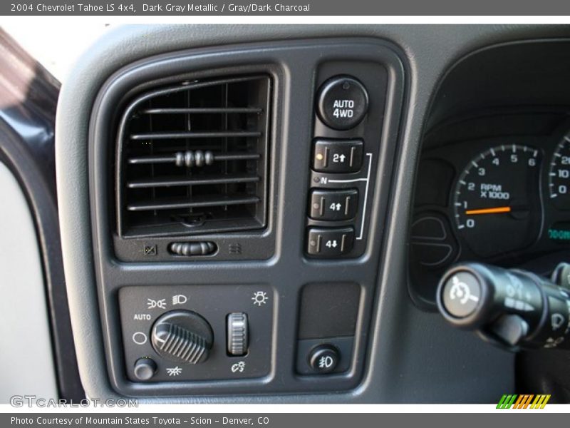 Dark Gray Metallic / Gray/Dark Charcoal 2004 Chevrolet Tahoe LS 4x4
