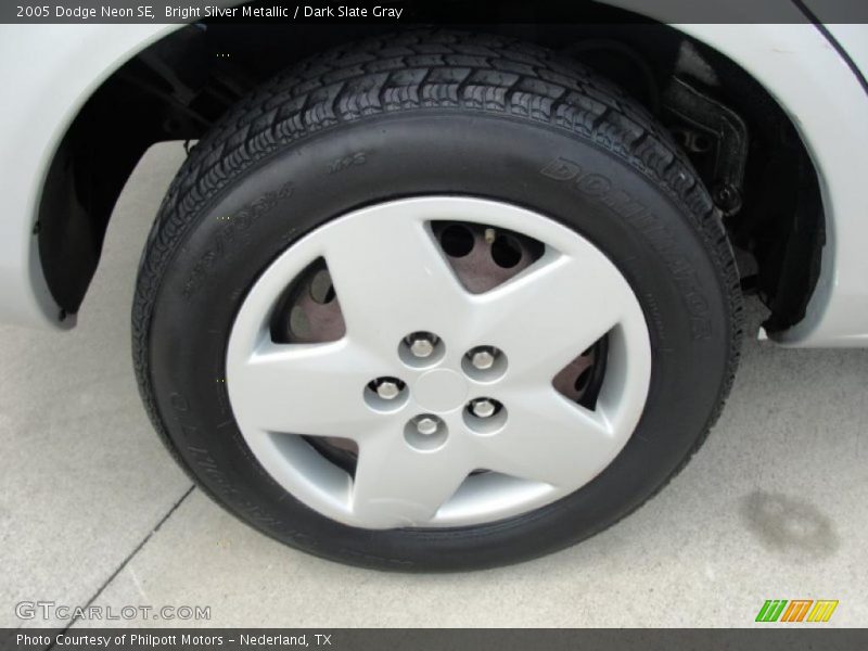 Bright Silver Metallic / Dark Slate Gray 2005 Dodge Neon SE