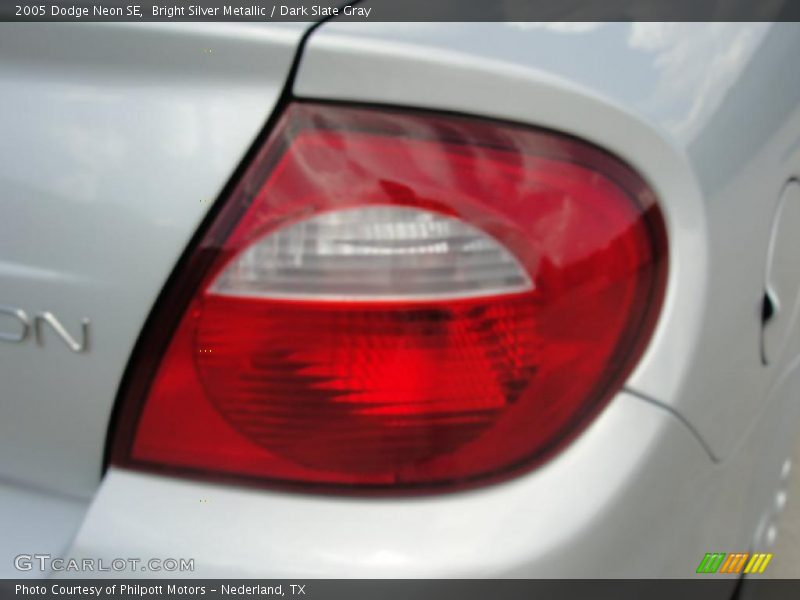 Bright Silver Metallic / Dark Slate Gray 2005 Dodge Neon SE