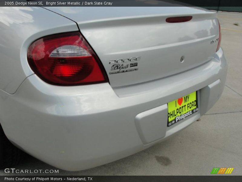 Bright Silver Metallic / Dark Slate Gray 2005 Dodge Neon SE