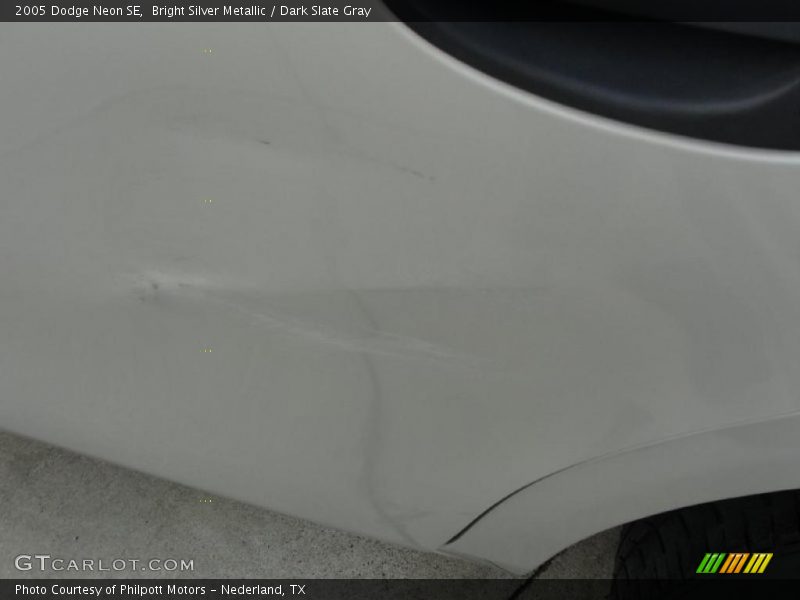 Bright Silver Metallic / Dark Slate Gray 2005 Dodge Neon SE