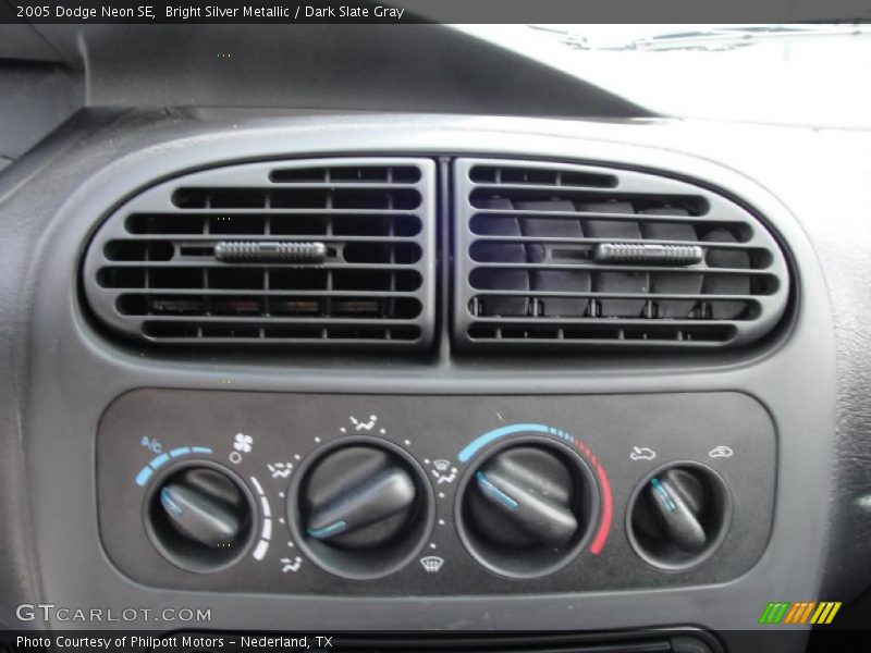 Bright Silver Metallic / Dark Slate Gray 2005 Dodge Neon SE