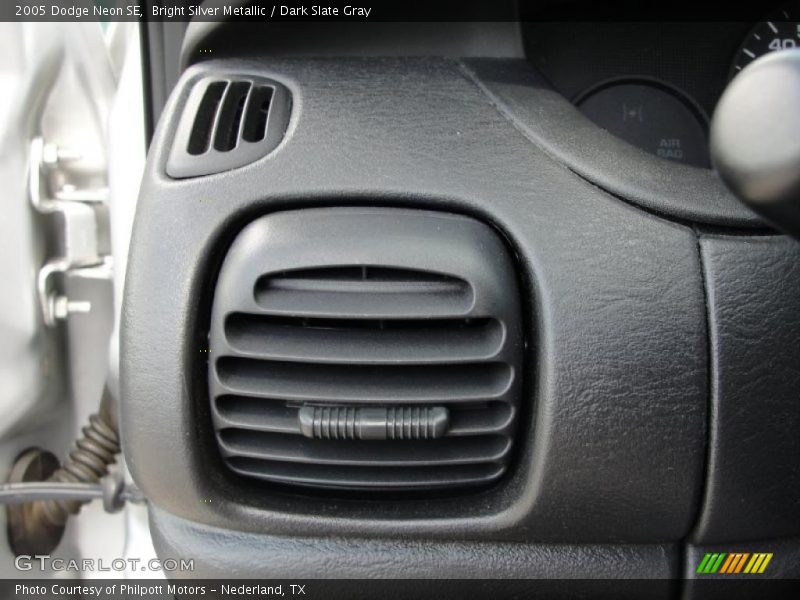 Bright Silver Metallic / Dark Slate Gray 2005 Dodge Neon SE