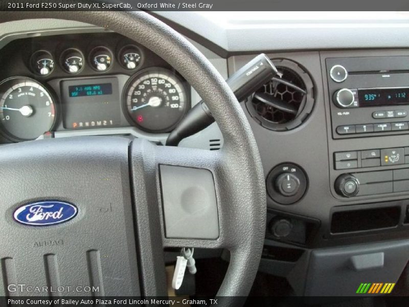 Oxford White / Steel Gray 2011 Ford F250 Super Duty XL SuperCab
