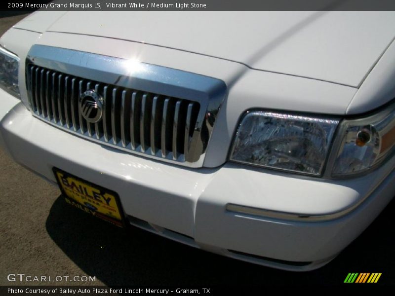 Vibrant White / Medium Light Stone 2009 Mercury Grand Marquis LS