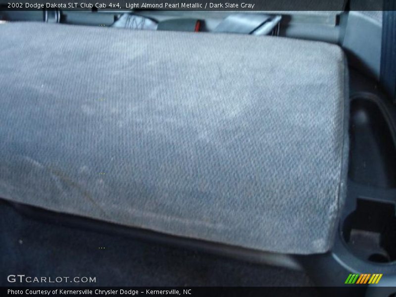 Light Almond Pearl Metallic / Dark Slate Gray 2002 Dodge Dakota SLT Club Cab 4x4