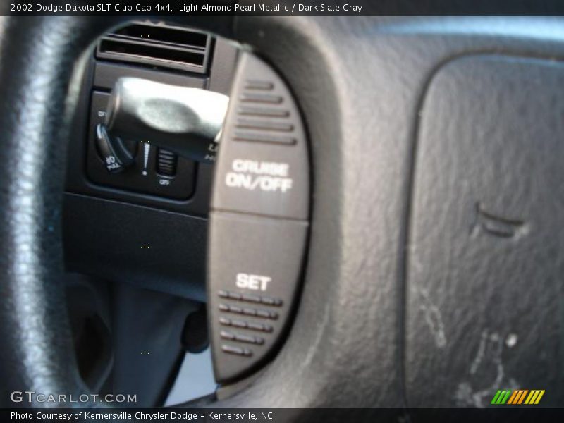 Light Almond Pearl Metallic / Dark Slate Gray 2002 Dodge Dakota SLT Club Cab 4x4