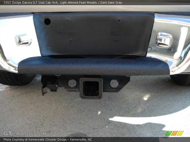 Light Almond Pearl Metallic / Dark Slate Gray 2002 Dodge Dakota SLT Club Cab 4x4