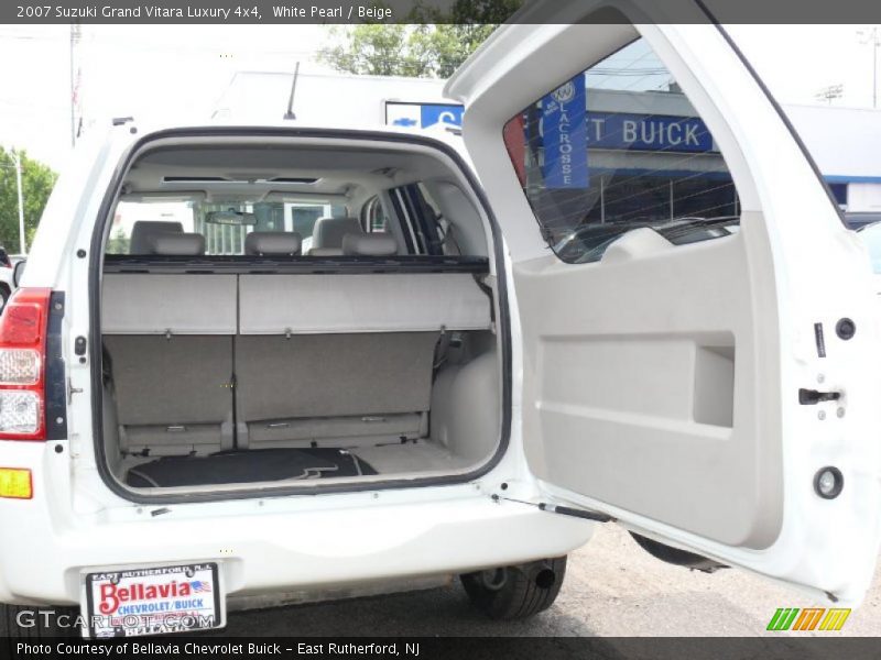 White Pearl / Beige 2007 Suzuki Grand Vitara Luxury 4x4