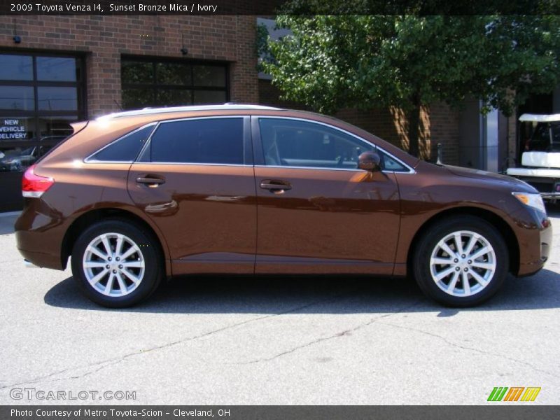 Sunset Bronze Mica / Ivory 2009 Toyota Venza I4