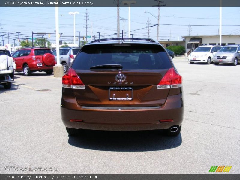 Sunset Bronze Mica / Ivory 2009 Toyota Venza I4