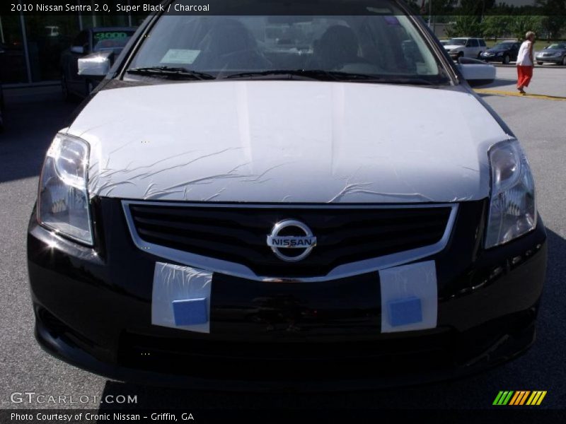 Super Black / Charcoal 2010 Nissan Sentra 2.0