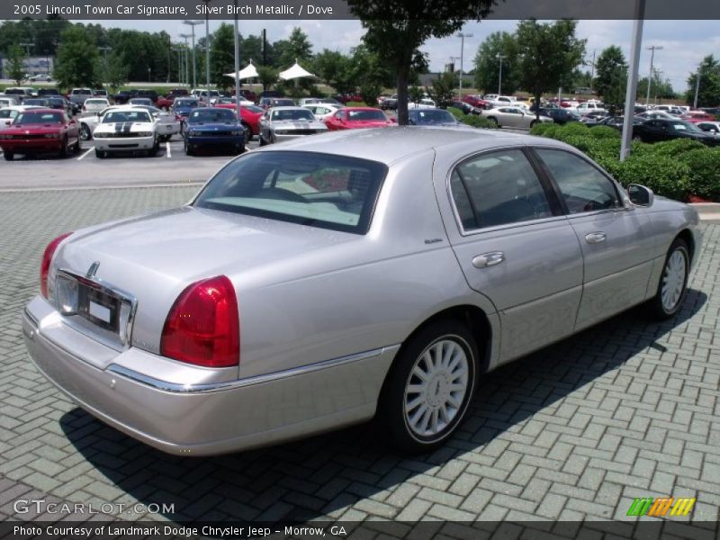 Silver Birch Metallic / Dove 2005 Lincoln Town Car Signature
