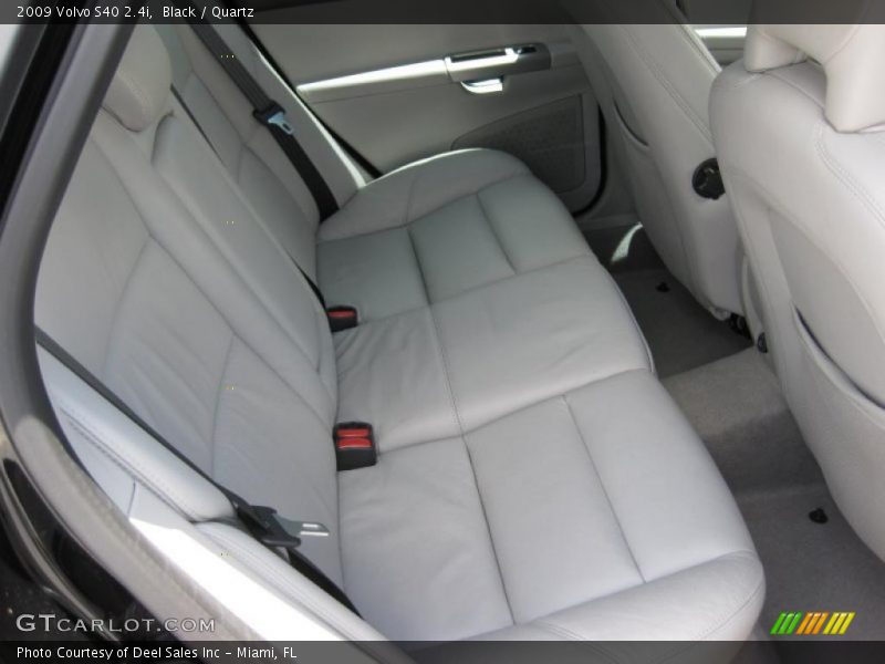 Black / Quartz 2009 Volvo S40 2.4i
