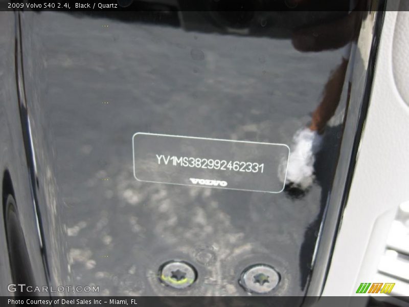 Black / Quartz 2009 Volvo S40 2.4i