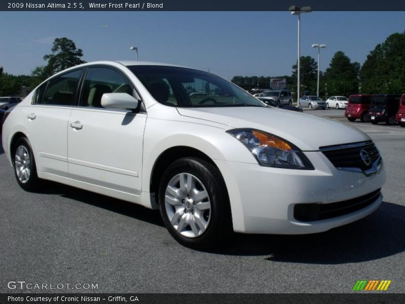 Winter Frost Pearl / Blond 2009 Nissan Altima 2.5 S