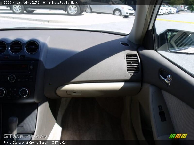 Winter Frost Pearl / Blond 2009 Nissan Altima 2.5 S