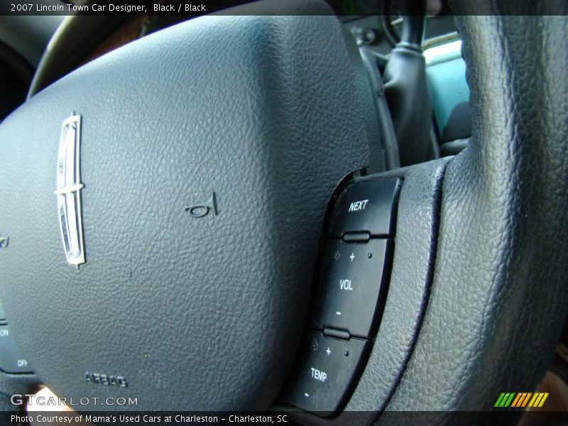 Black / Black 2007 Lincoln Town Car Designer