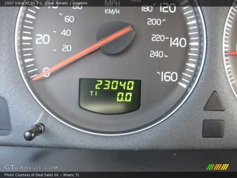 Silver Metallic / Graphite 2007 Volvo XC90 3.2