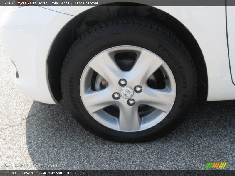 Polar White / Dark Charcoal 2007 Toyota Yaris Sedan
