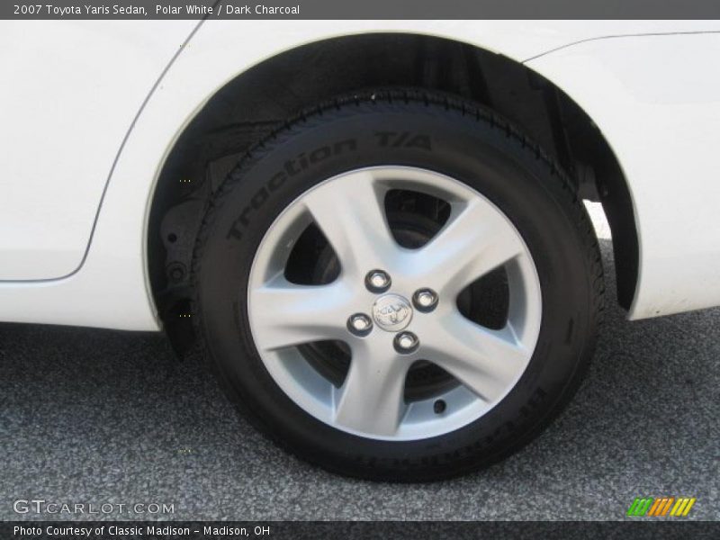Polar White / Dark Charcoal 2007 Toyota Yaris Sedan
