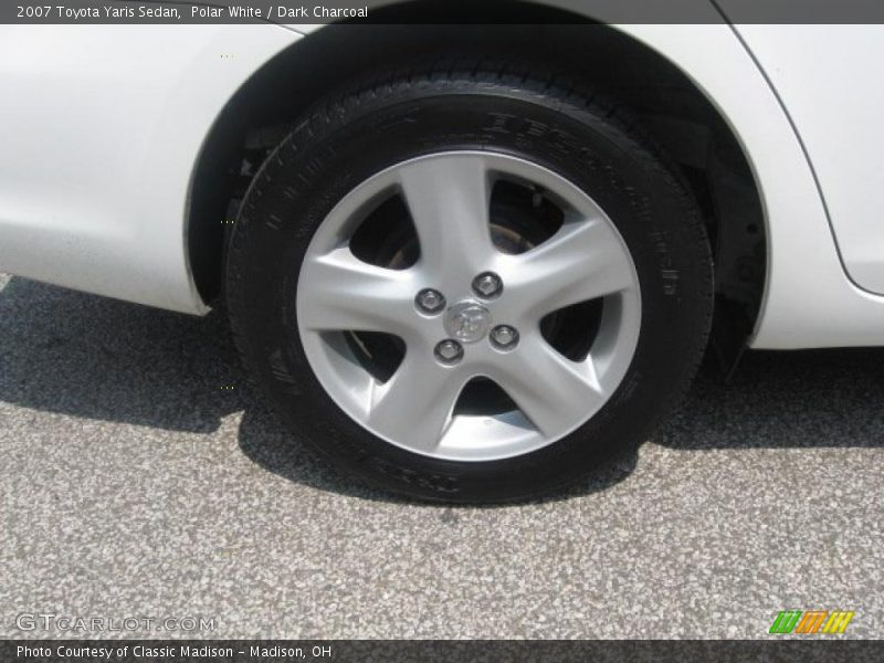 Polar White / Dark Charcoal 2007 Toyota Yaris Sedan