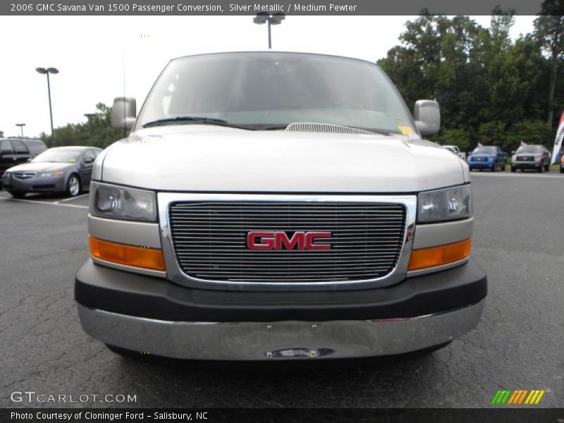 Silver Metallic / Medium Pewter 2006 GMC Savana Van 1500 Passenger Conversion