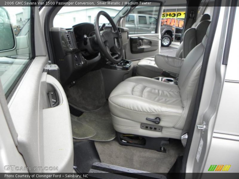 Silver Metallic / Medium Pewter 2006 GMC Savana Van 1500 Passenger Conversion