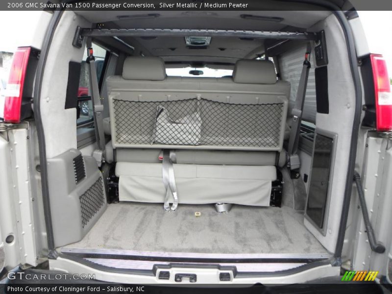 Silver Metallic / Medium Pewter 2006 GMC Savana Van 1500 Passenger Conversion