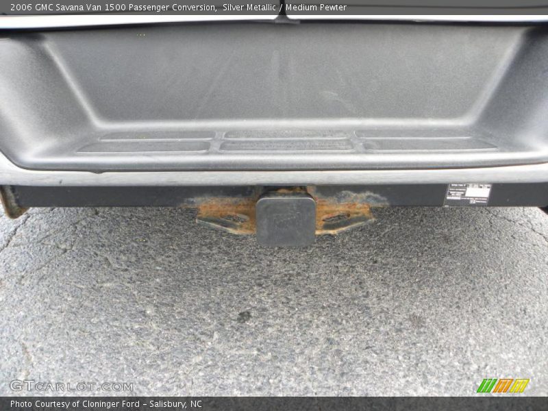 Silver Metallic / Medium Pewter 2006 GMC Savana Van 1500 Passenger Conversion