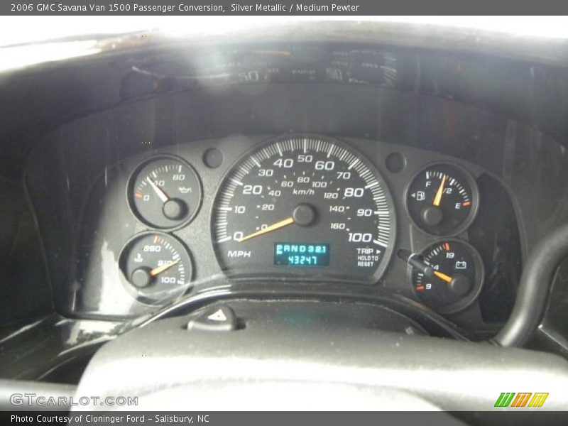 Silver Metallic / Medium Pewter 2006 GMC Savana Van 1500 Passenger Conversion