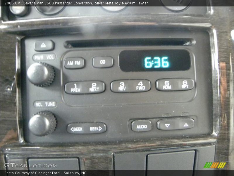 Silver Metallic / Medium Pewter 2006 GMC Savana Van 1500 Passenger Conversion