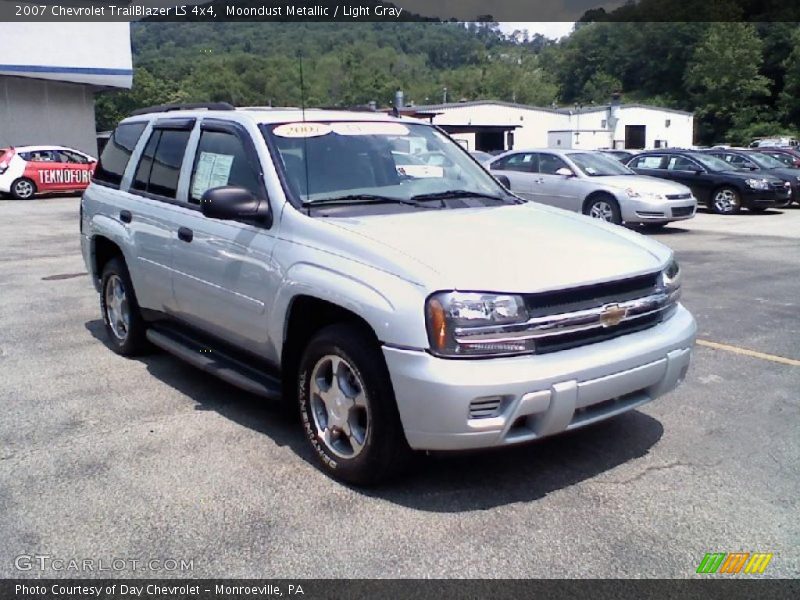 Moondust Metallic / Light Gray 2007 Chevrolet TrailBlazer LS 4x4