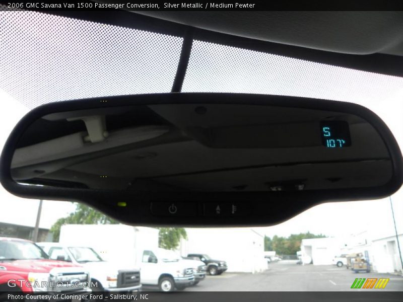 Silver Metallic / Medium Pewter 2006 GMC Savana Van 1500 Passenger Conversion